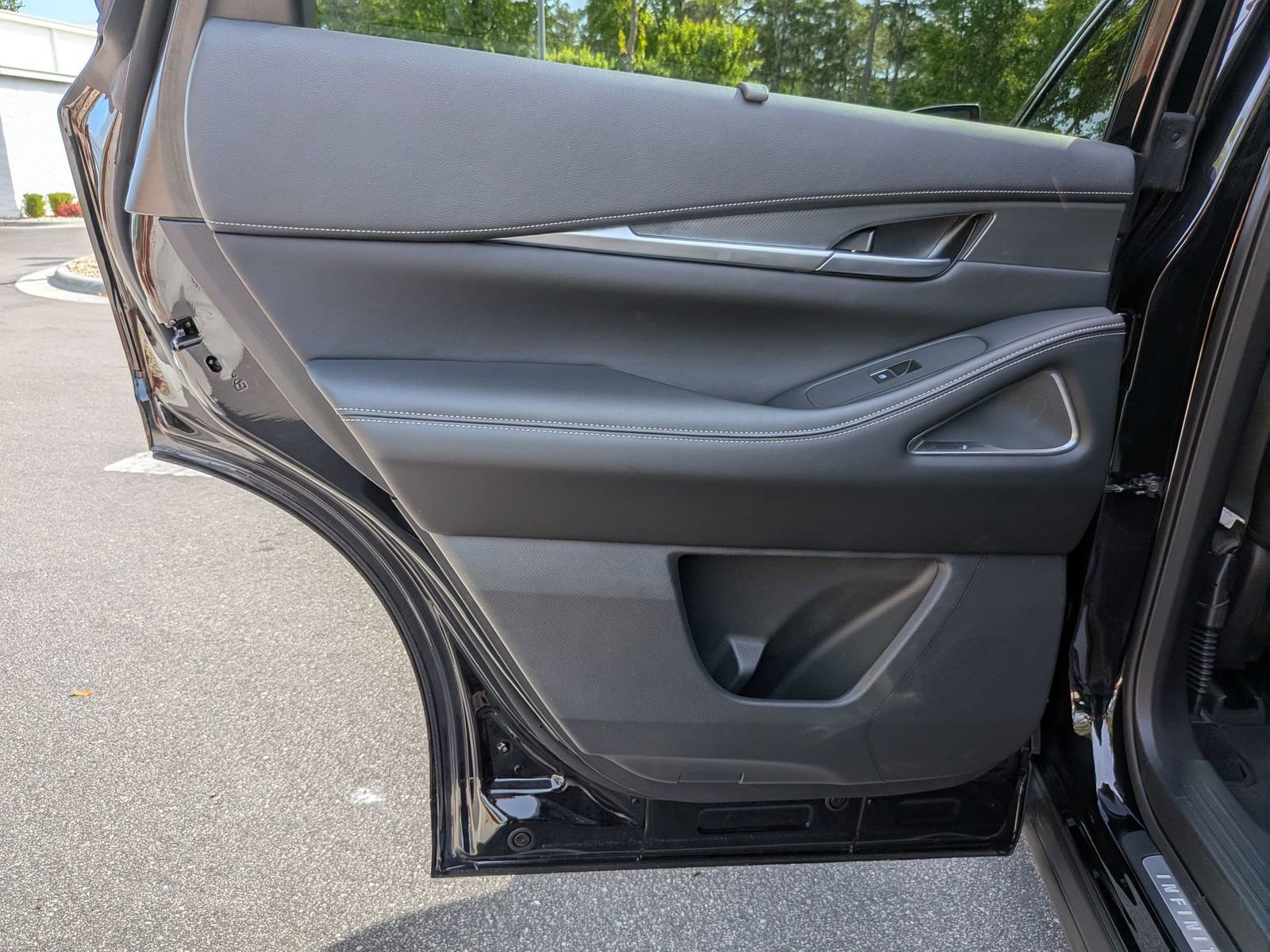 Used 2025 INFINITI QX60 Luxe AWD/4WD image 28