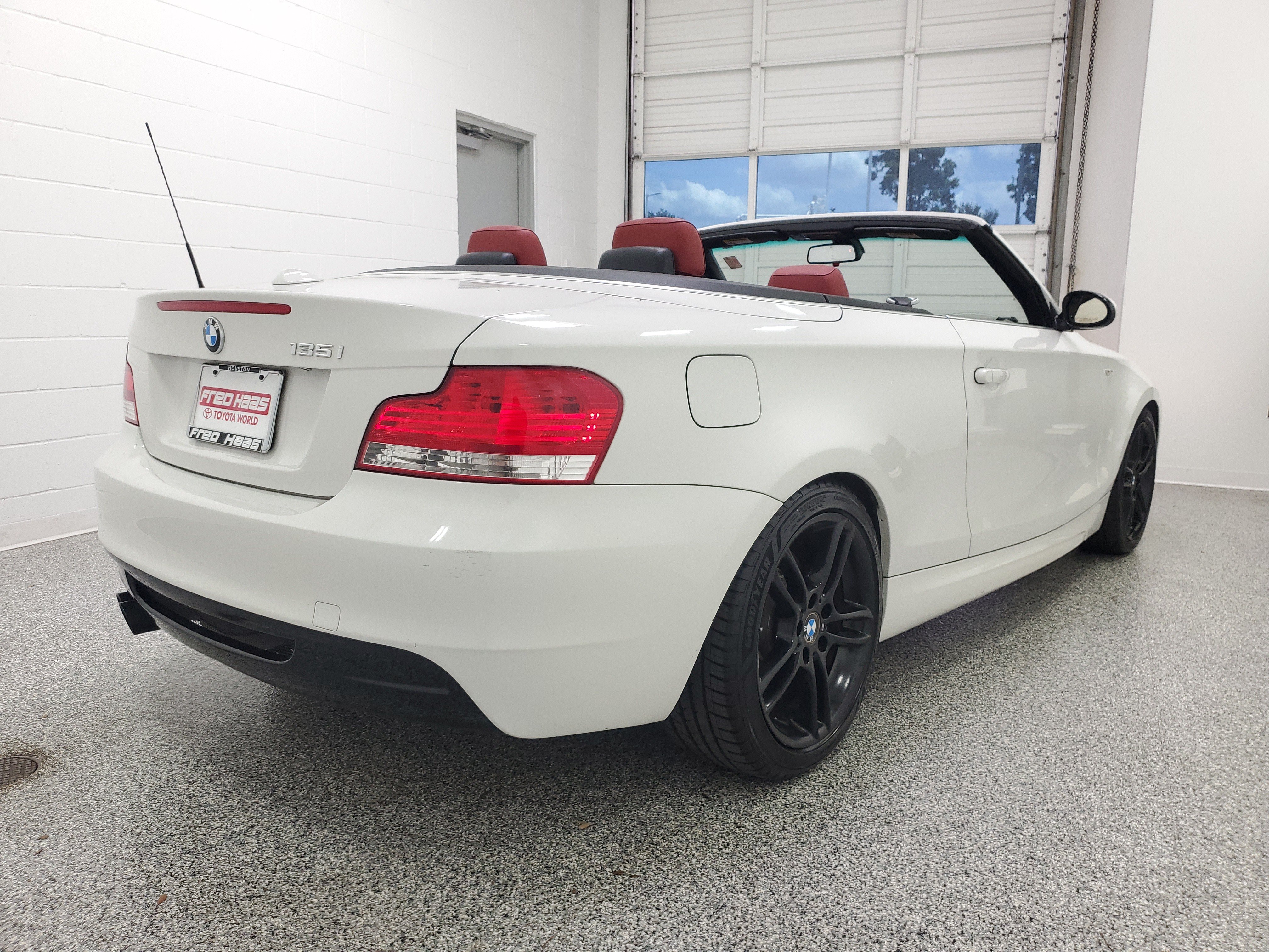 Used 2008 BMW 135i Convertible RWD image 5