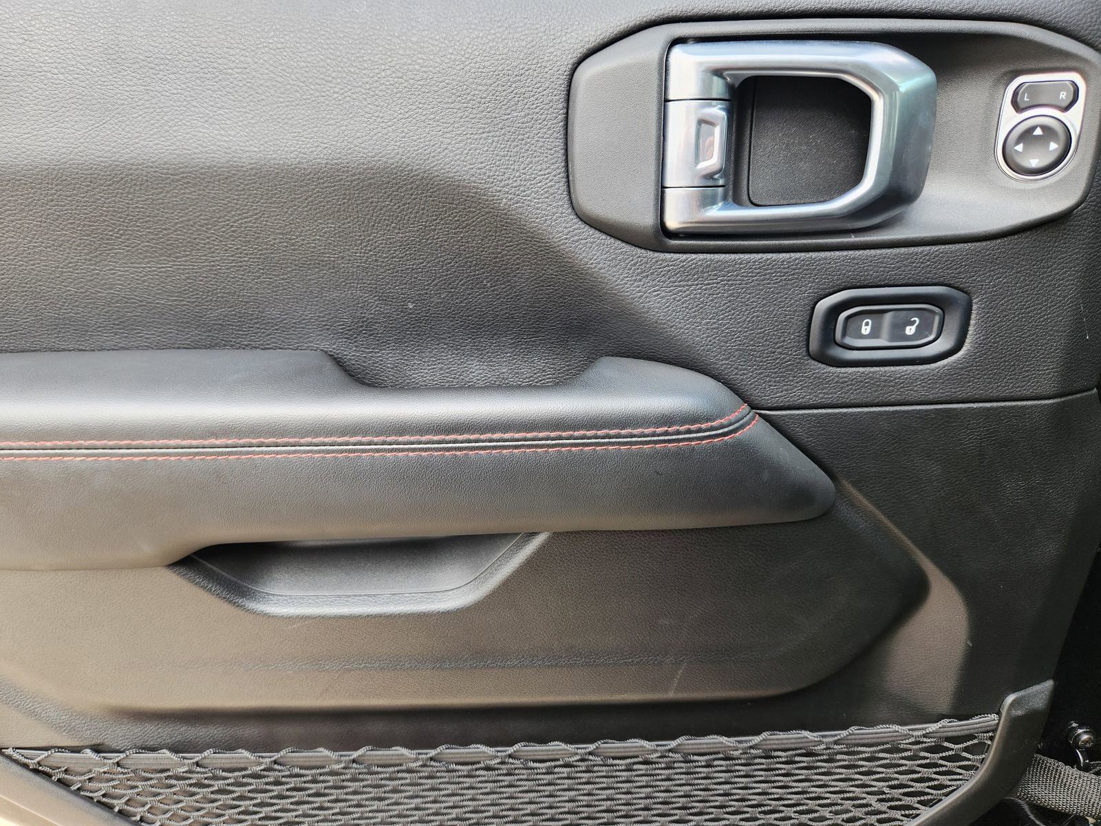 Used 2025 Jeep Gladiator Rubicon w/ Convenience Group image 32