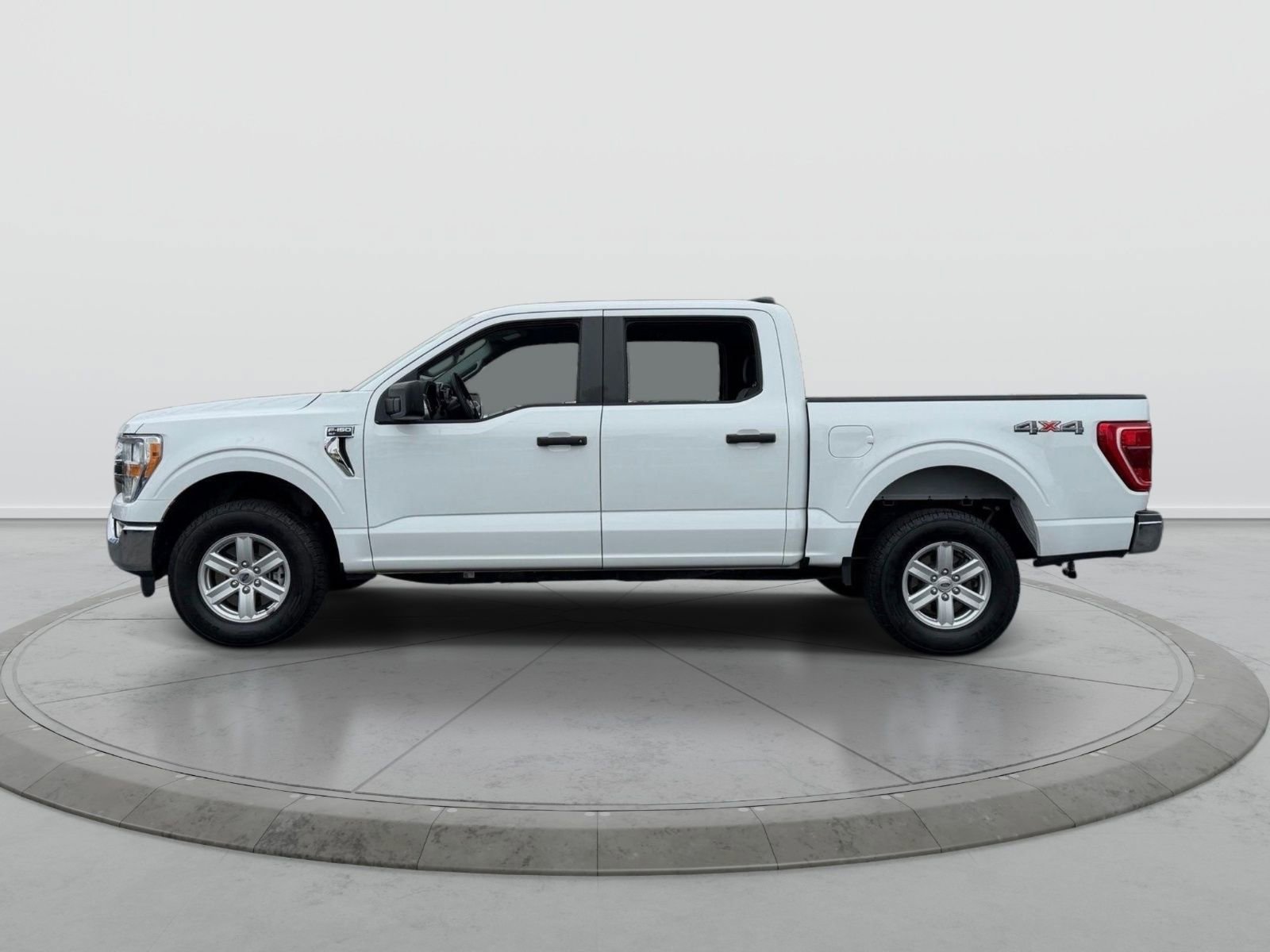 Used 2022 Ford F150 XLT w/ Trailer Tow Package image 4