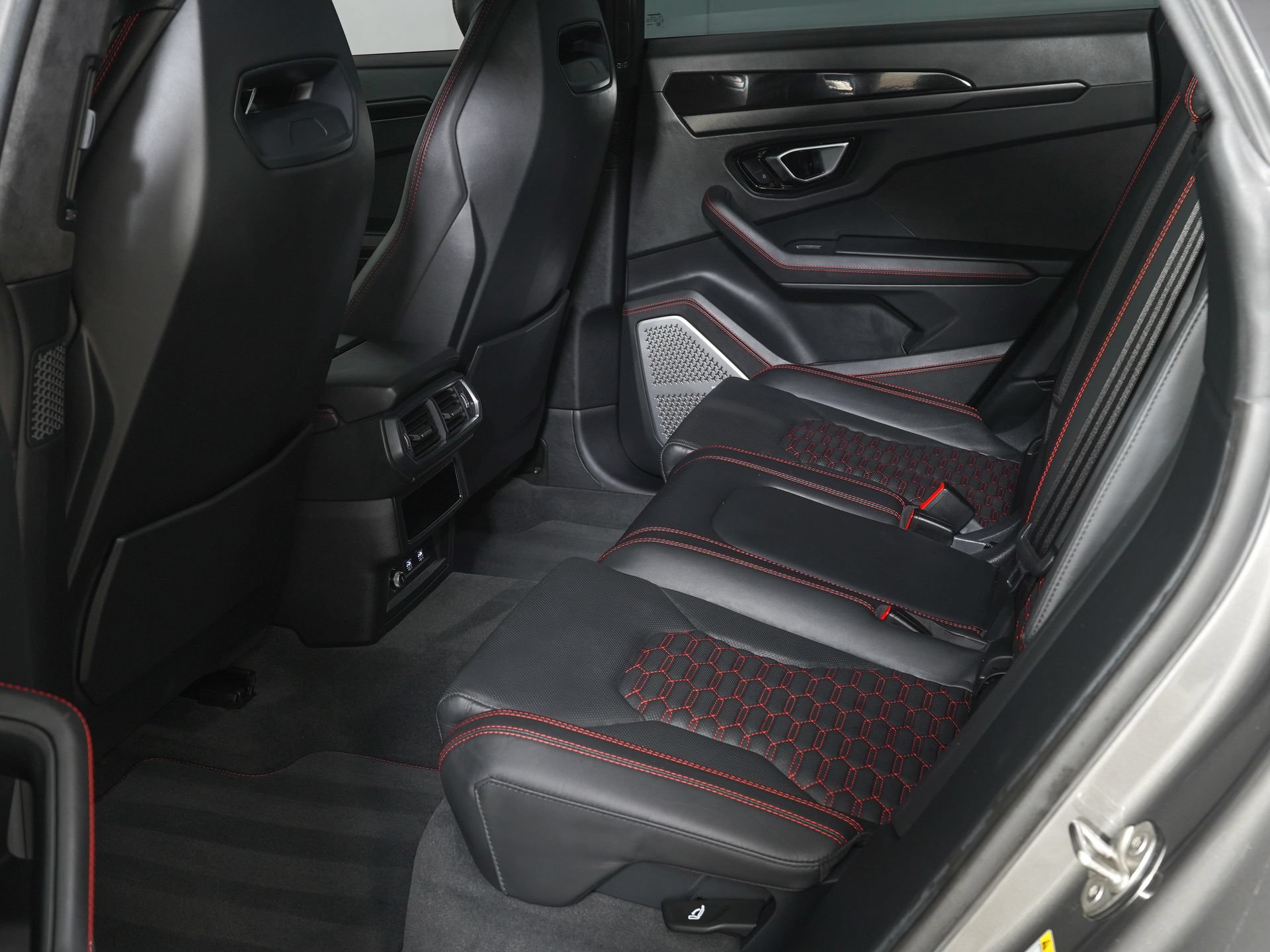 Used 2021 Lamborghini Urus AWD/4WD image 12