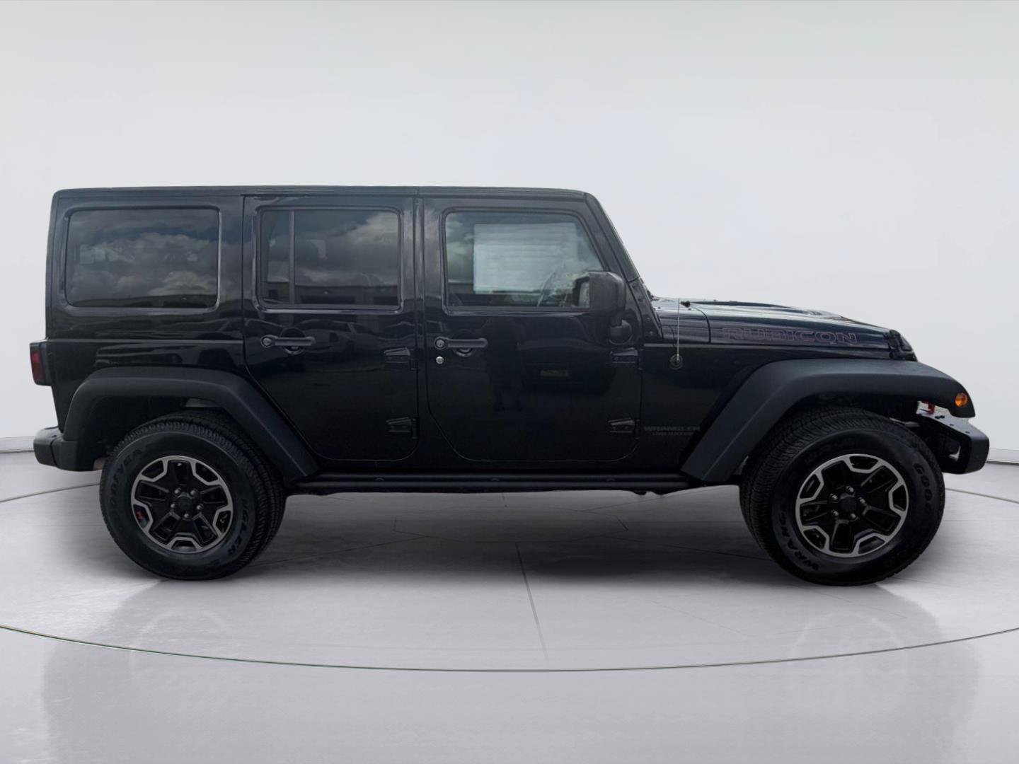 Used 2017 Jeep Wrangler Unlimited Rubicon AWD/4WD image 3