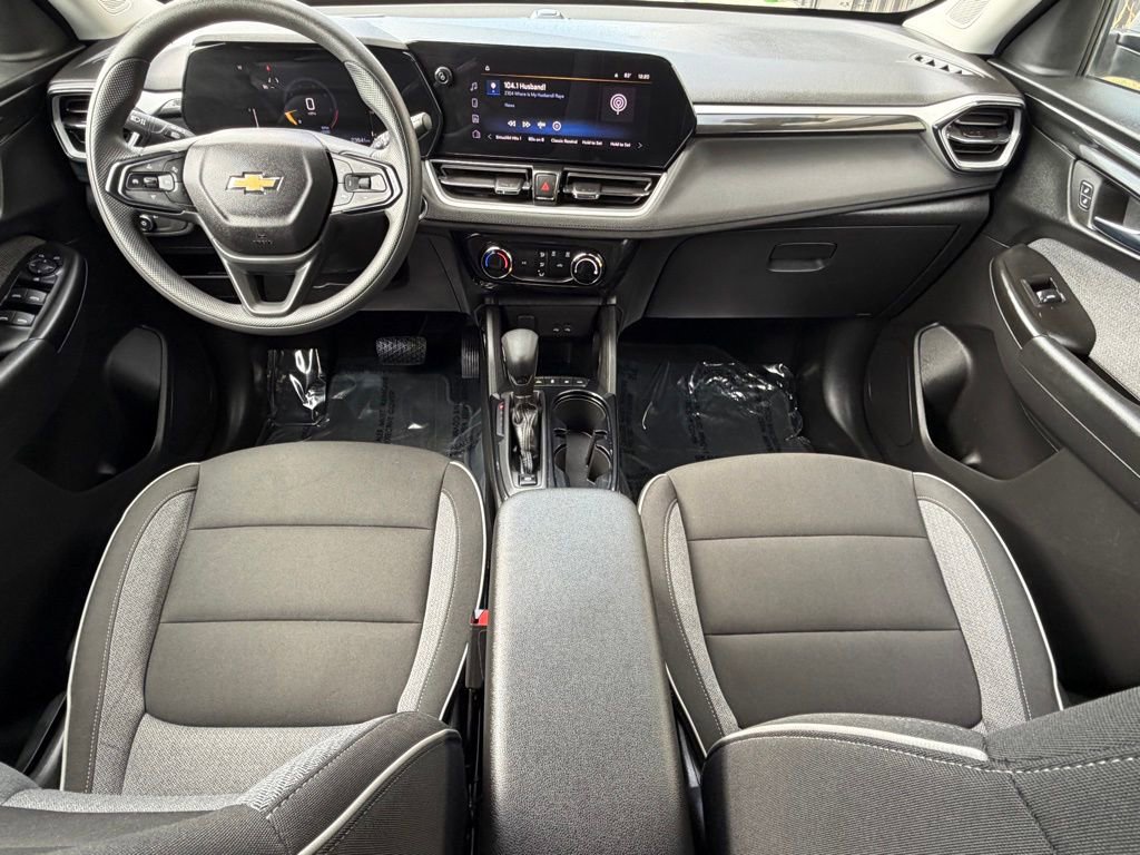 Used 2025 Chevrolet TrailBlazer LT AWD/4WD image 13