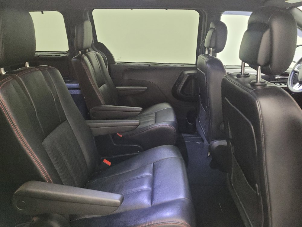 Used 2016 Dodge Grand Caravan R/T w/ Safety Sphere Group FWD image 19