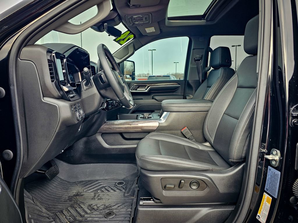Certified 2024 Chevrolet Silverado 2500 LTZ w/ LTZ Convenience Package image 14