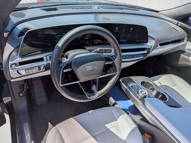 Used 2024 Cadillac Lyriq Luxury AWD/4WD image 9