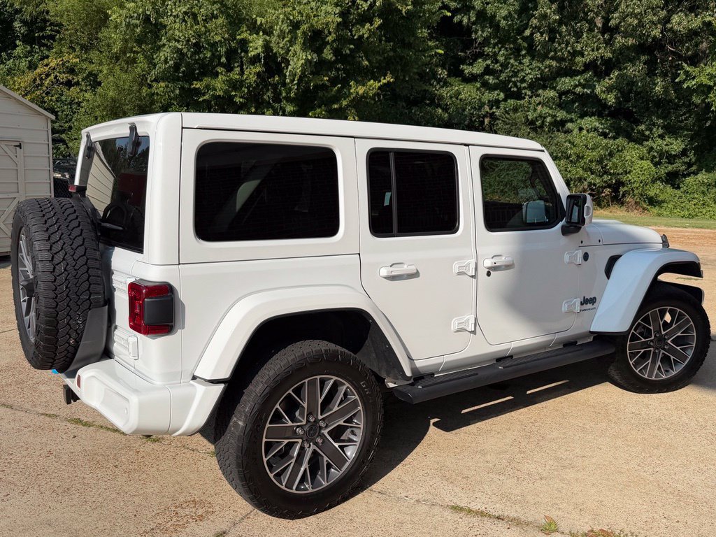 Used 2024 Jeep Wrangler High Altitude AWD/4WD image 6