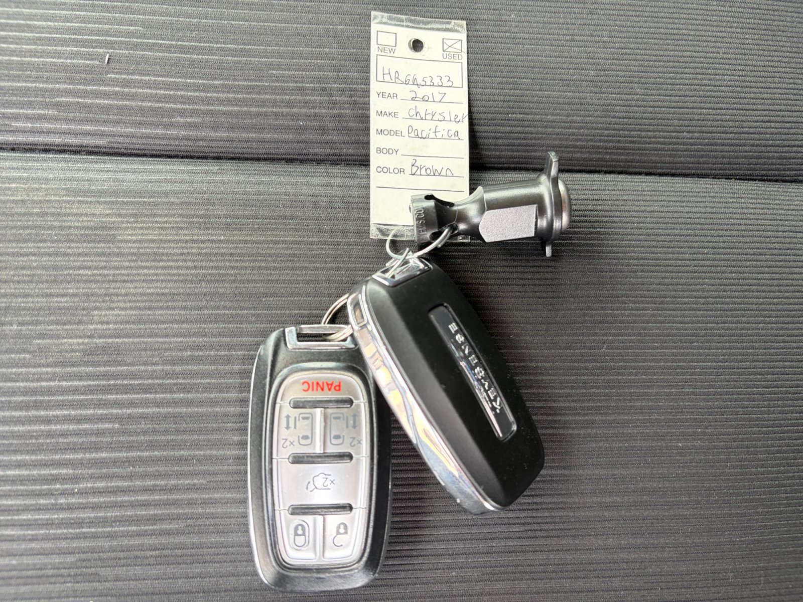 Used 2017 Chrysler Pacifica Touring FWD image 30