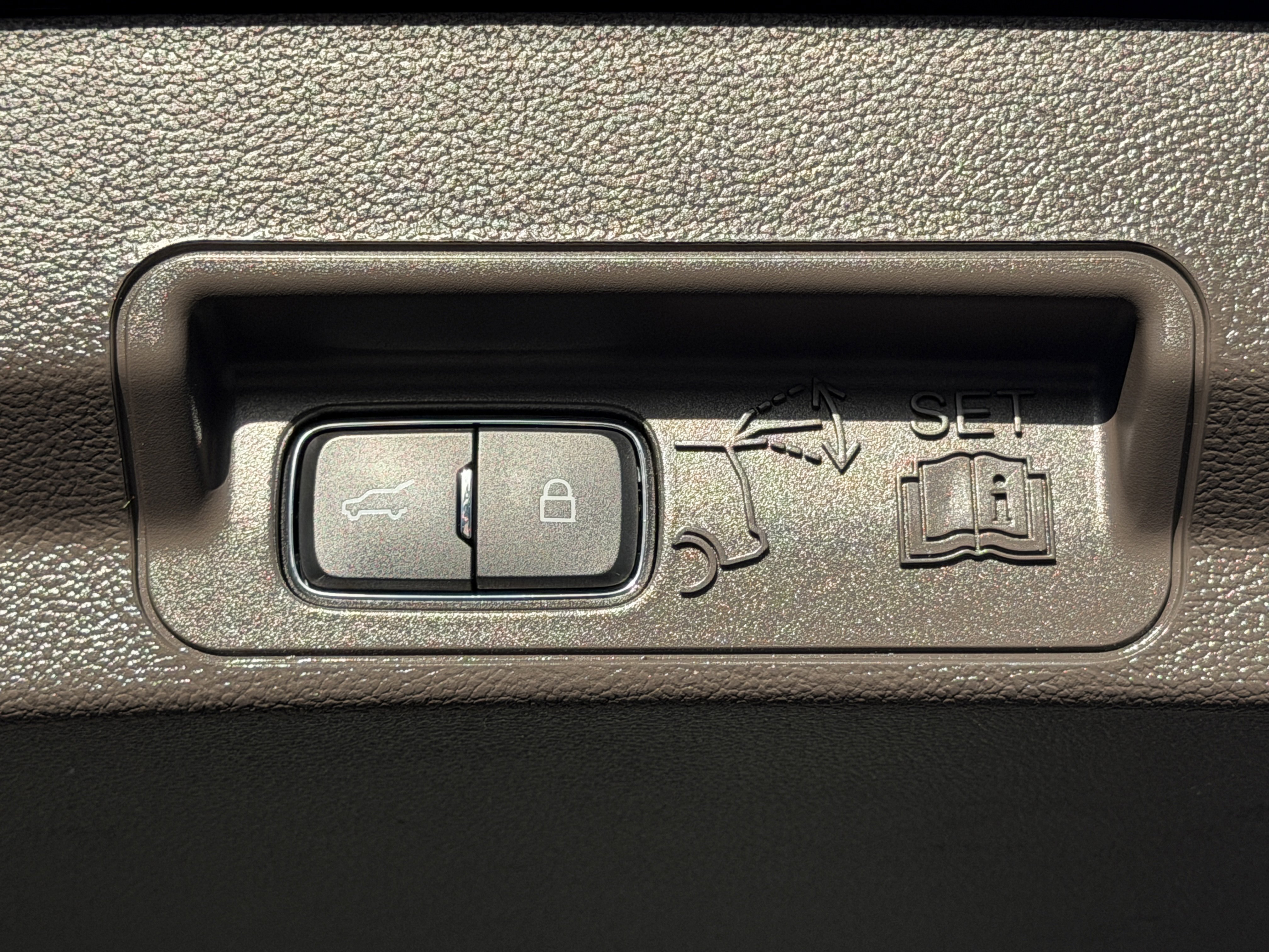 Certified 2023 Ford Explorer Platinum image 10