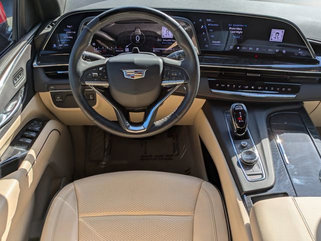 Used 2024 Cadillac Escalade ESV Premium Luxury image 17