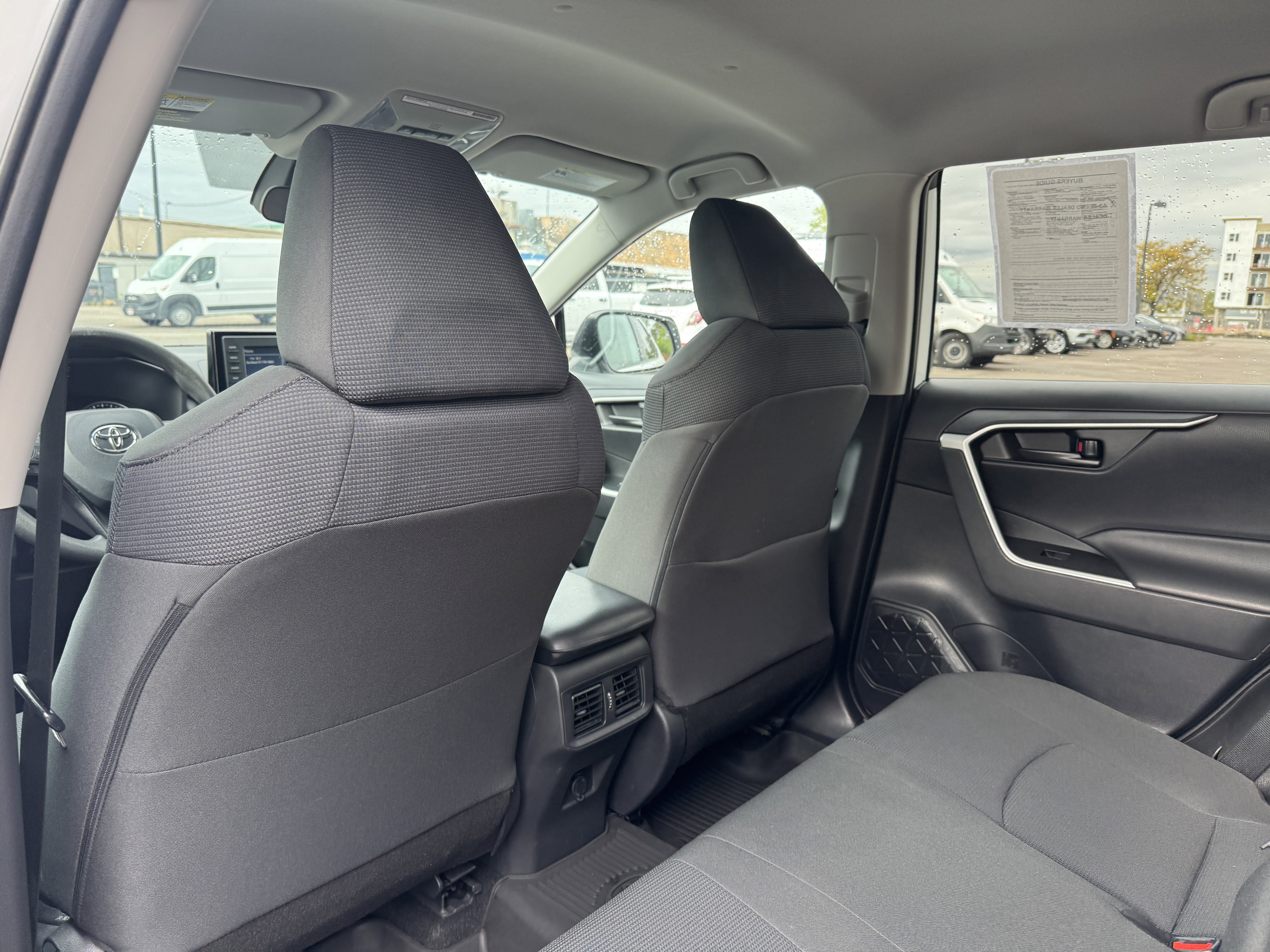 Used 2021 Toyota RAV4 LE AWD/4WD image 14