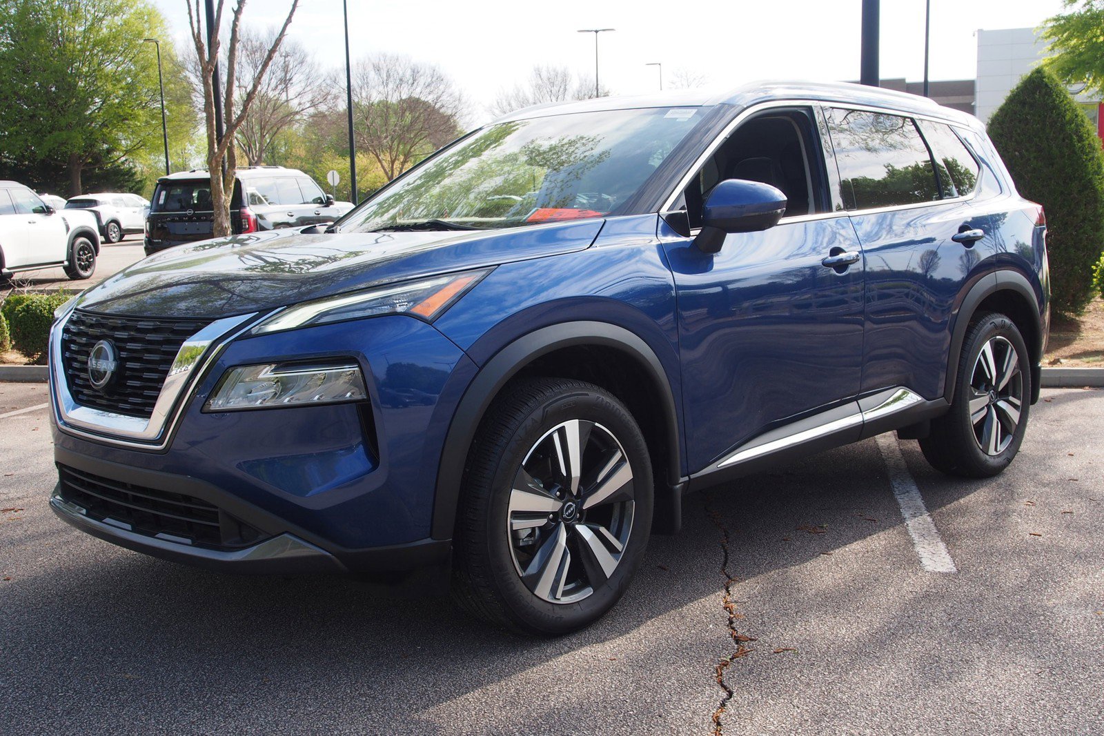 Used 2023 Nissan Rogue SL FWD image 3