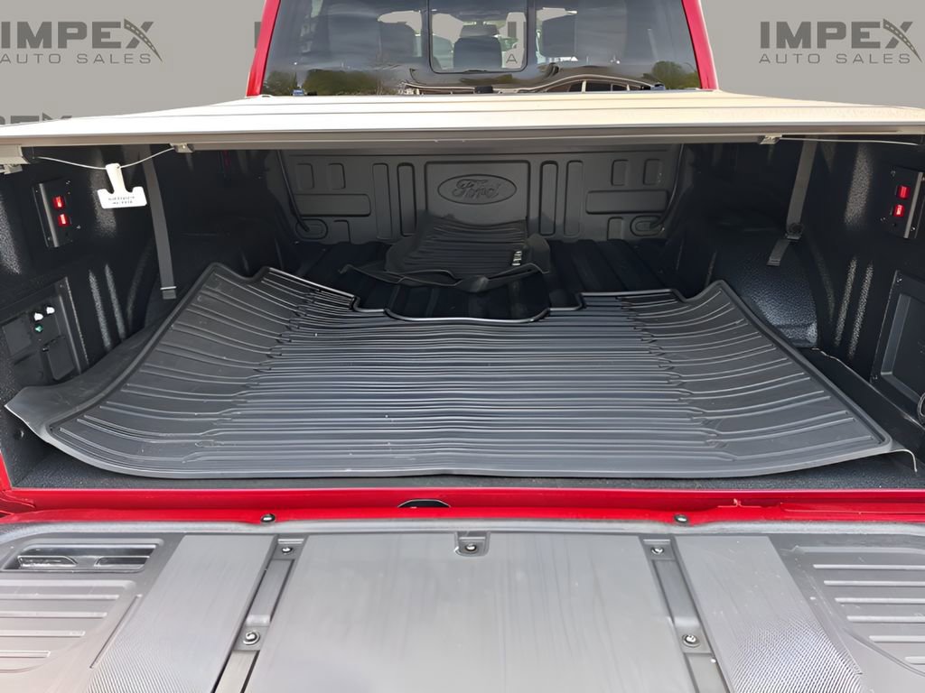 Used 2025 Ford F150 Lightning Platinum image 33