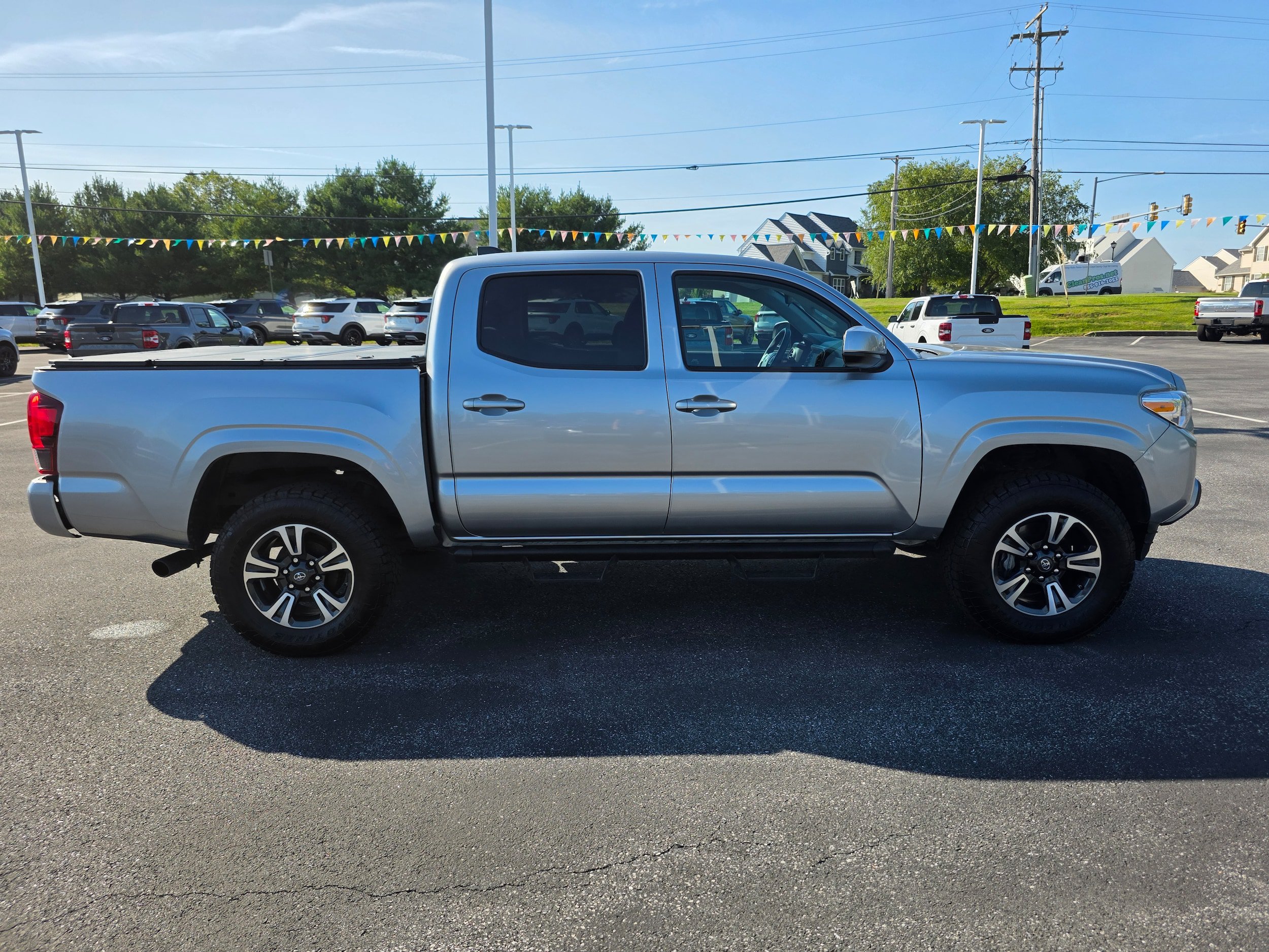 Used 2023 Toyota Tacoma SR AWD/4WD image 6