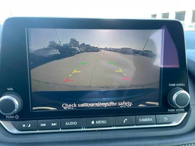 Used 2025 Nissan Rogue SV FWD image 28