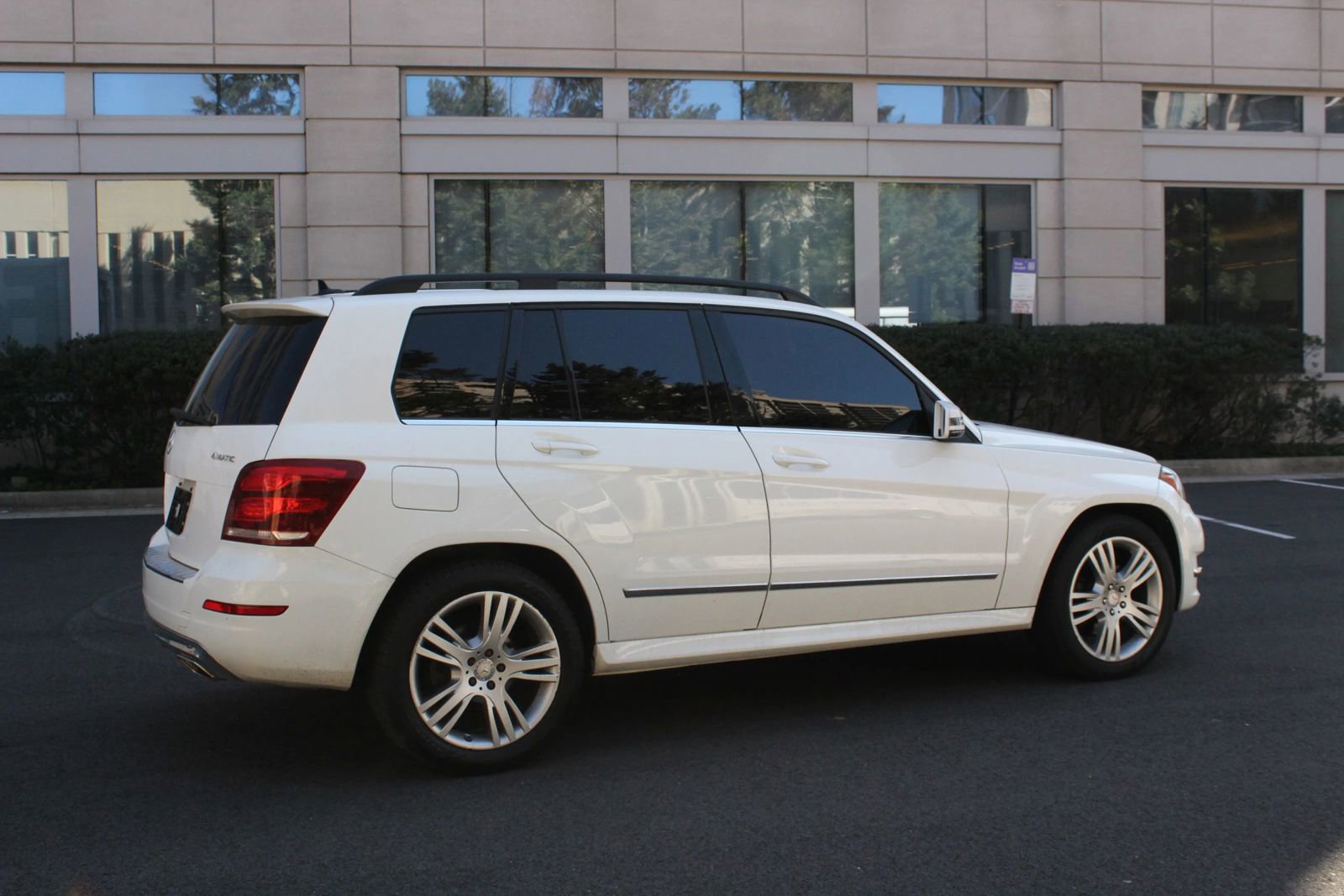 Used 2015 Mercedes-Benz GLK 350 4MATIC w/ Premium 1 Package image 7