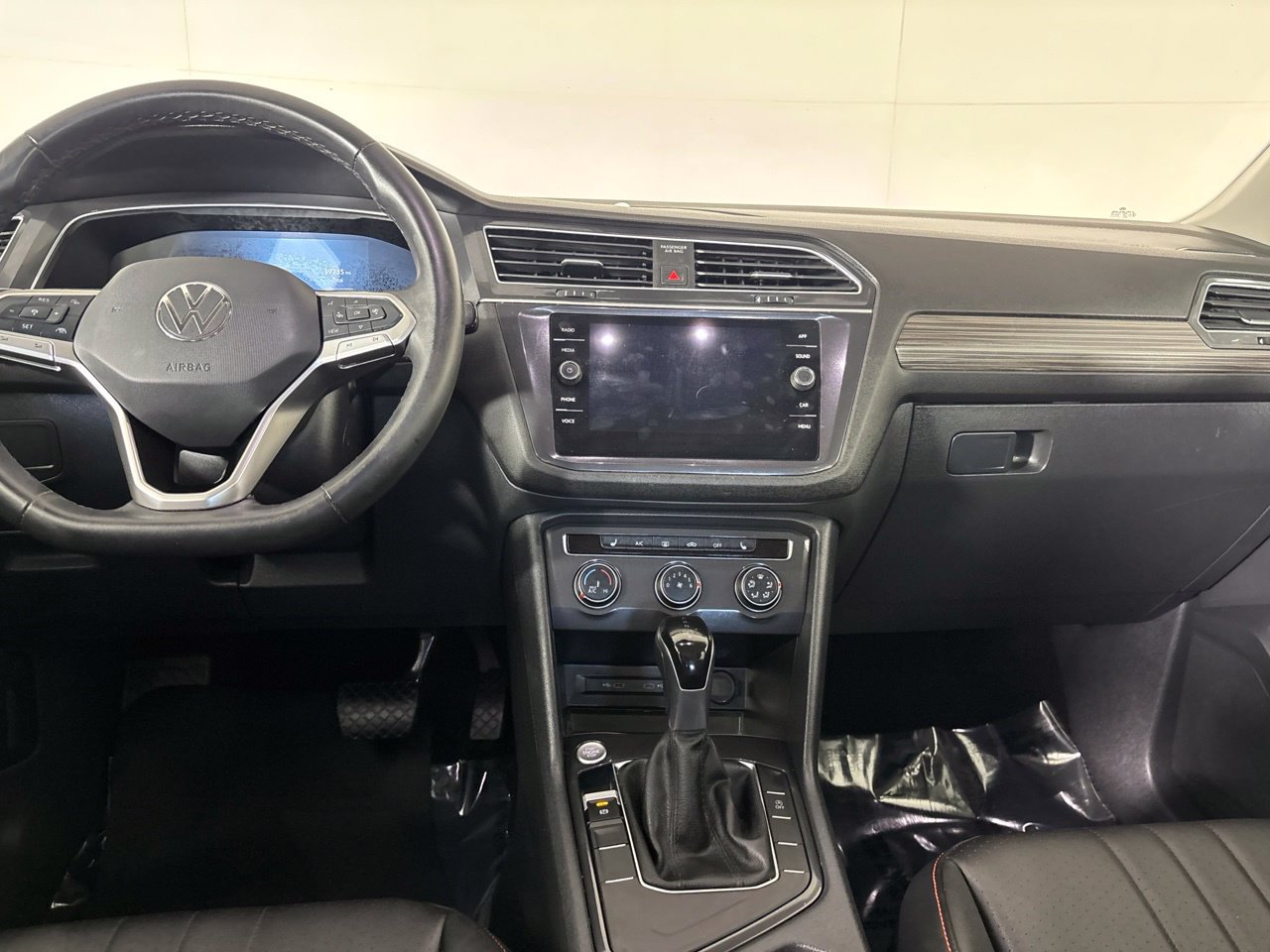 Used 2024 Volkswagen Tiguan Wolfsburg Edition FWD image 24