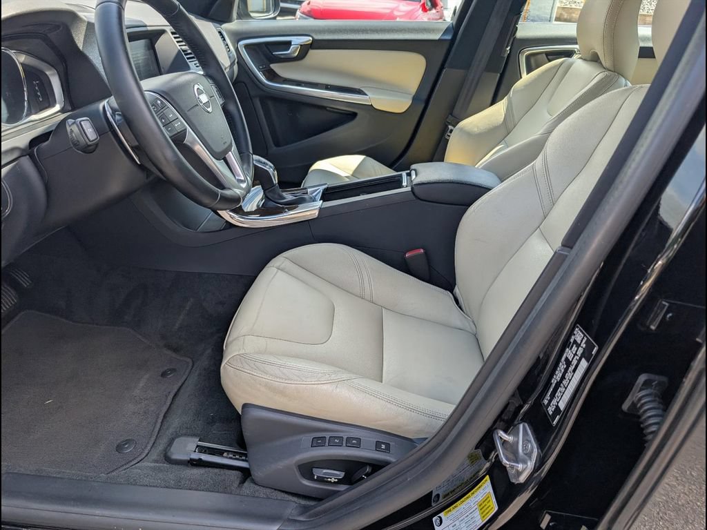 Used 2015 Volvo S60 T6 Platinum FWD image 10