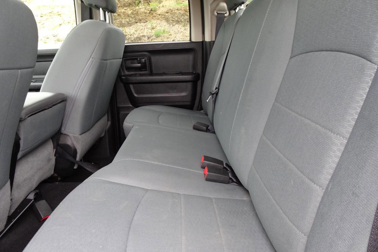 Used 2017 RAM 1500 Express w/ Black Ram 1500 Express Group AWD/4WD image 17