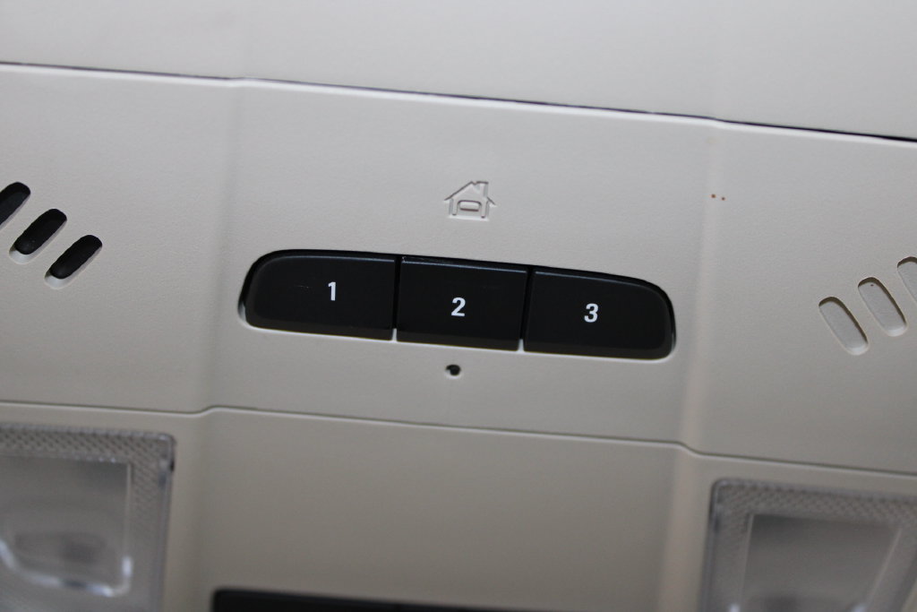 Used 2019 Buick Enclave Essence FWD image 35