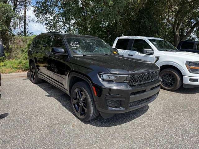 Used 2024 Jeep Grand Cherokee L Altitude AWD/4WD image 2