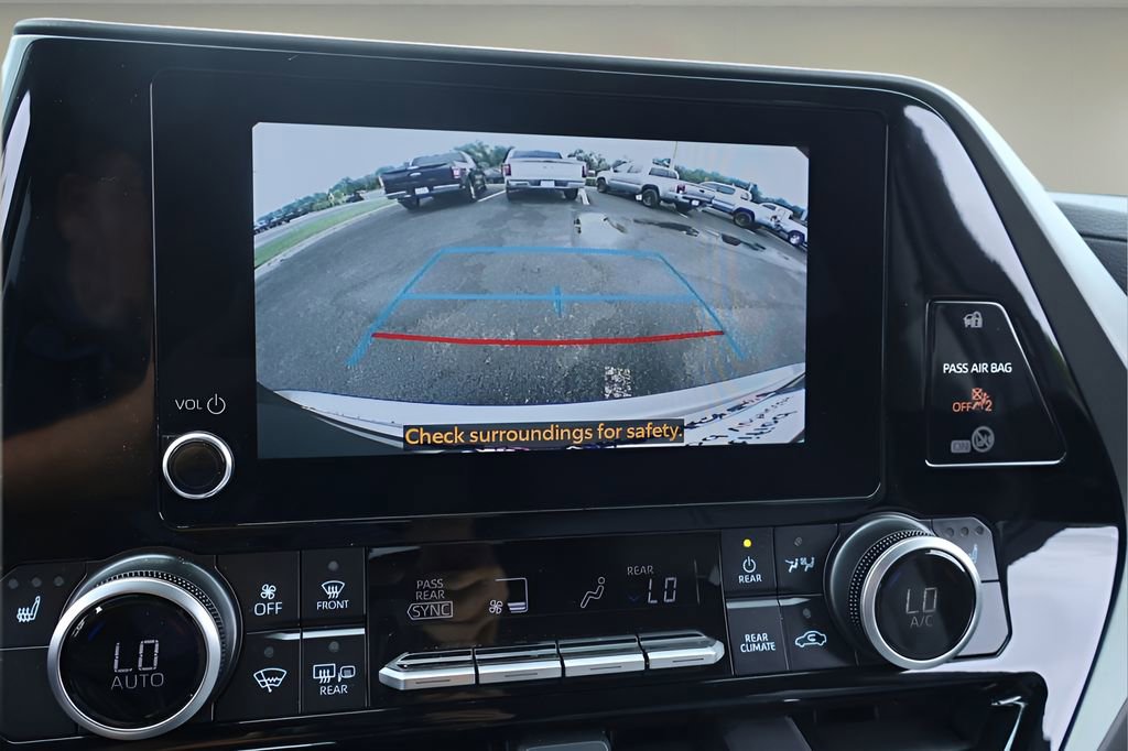 Certified 2025 Toyota Highlander XLE AWD/4WD image 24
