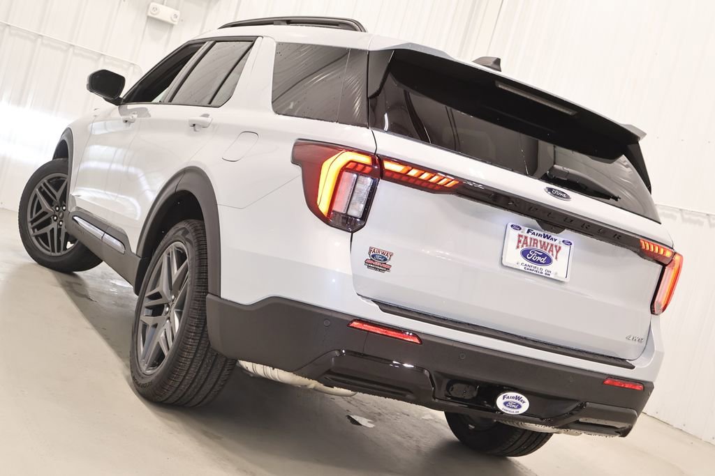 New 2026 Ford Explorer ST-Line image 35