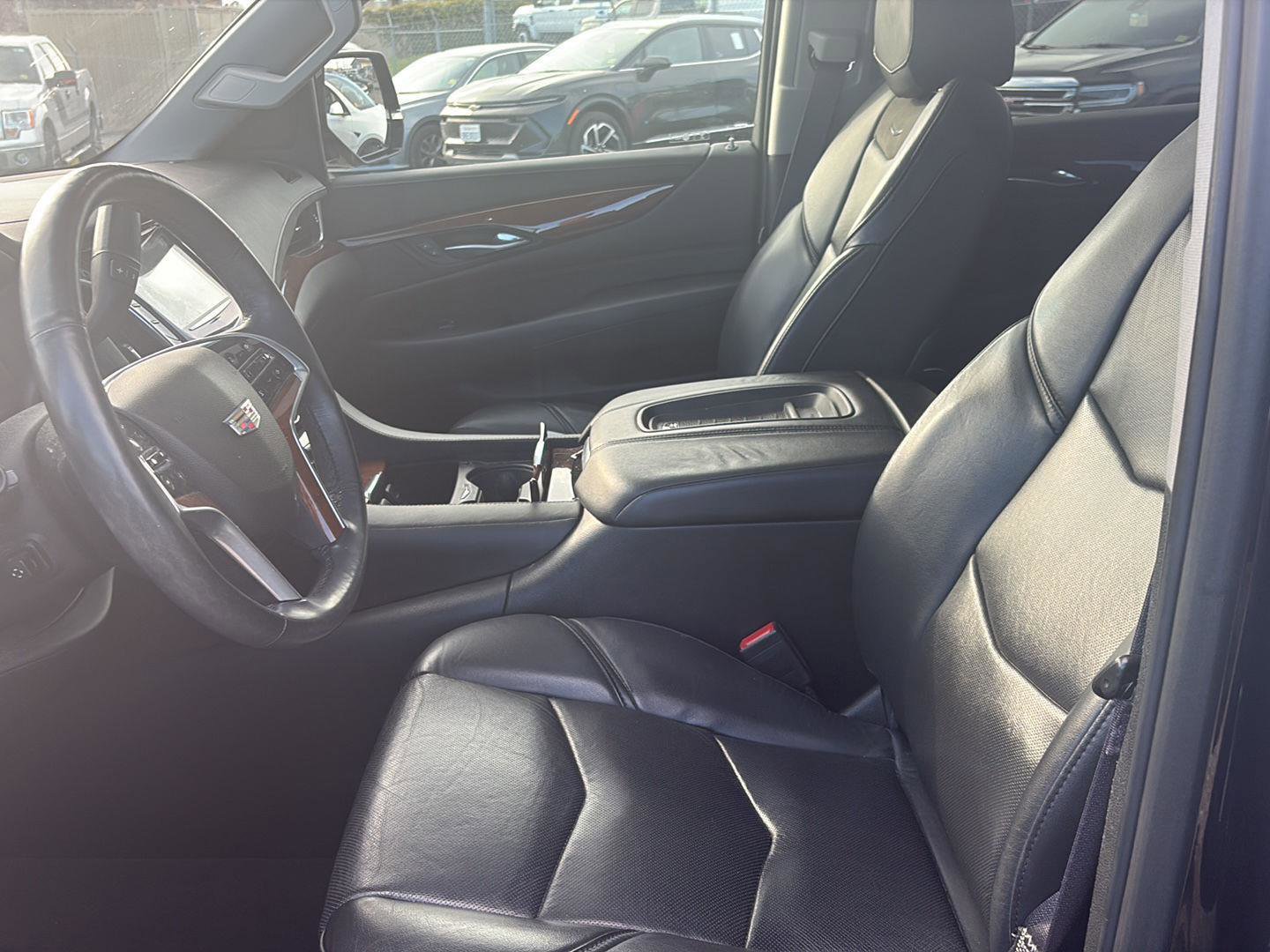 Used 2017 Cadillac Escalade Premium Luxury image 15