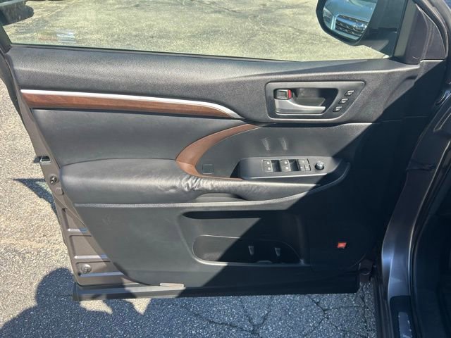 Used 2015 Toyota Highlander Limited AWD/4WD image 13