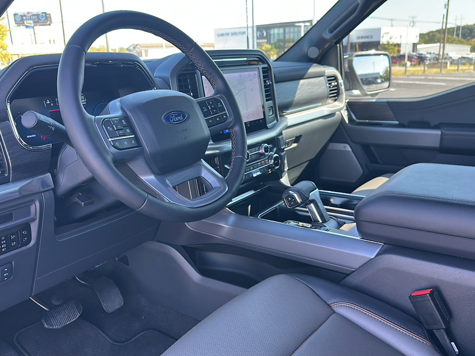 Used 2025 Ford F150 Lariat w/ Equipment Group 501A Mid image 12