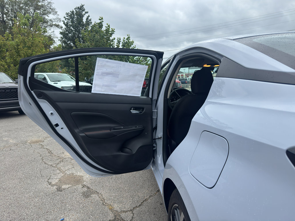 New 2025 Nissan Versa SR w/ Trunk Package image 19