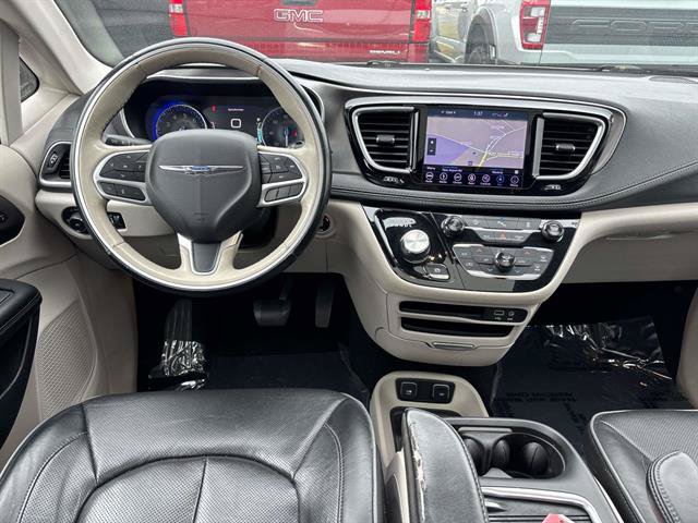 Used 2018 Chrysler Pacifica Limited FWD image 10