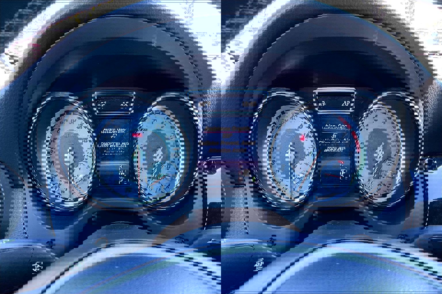 Used 2015 Mercedes-Benz CLA 250 image 23