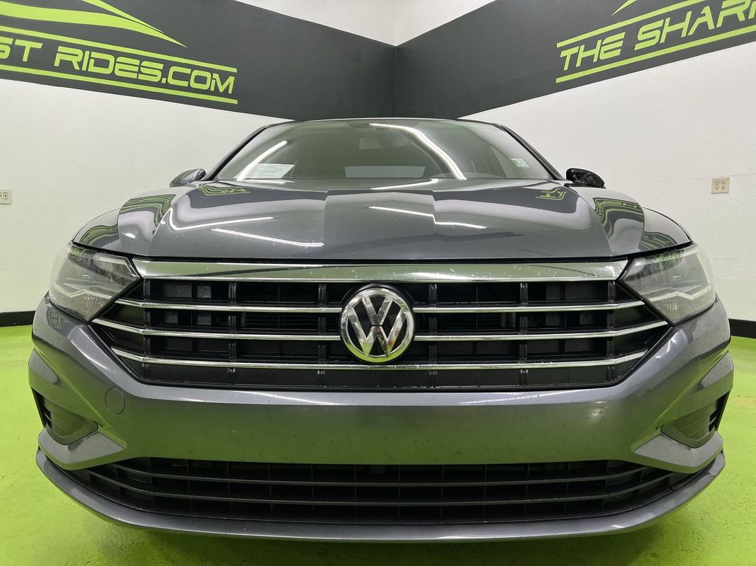 Used 2019 Volkswagen Jetta SE w/ Cold Weather Package FWD image 3
