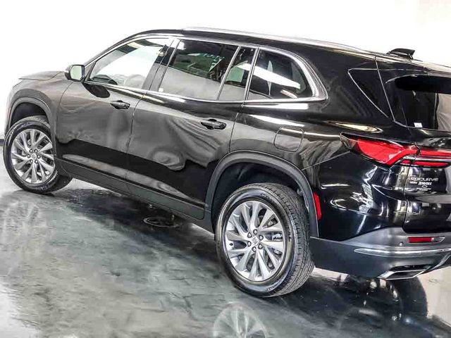 Used 2025 Buick Enclave Preferred AWD/4WD image 11