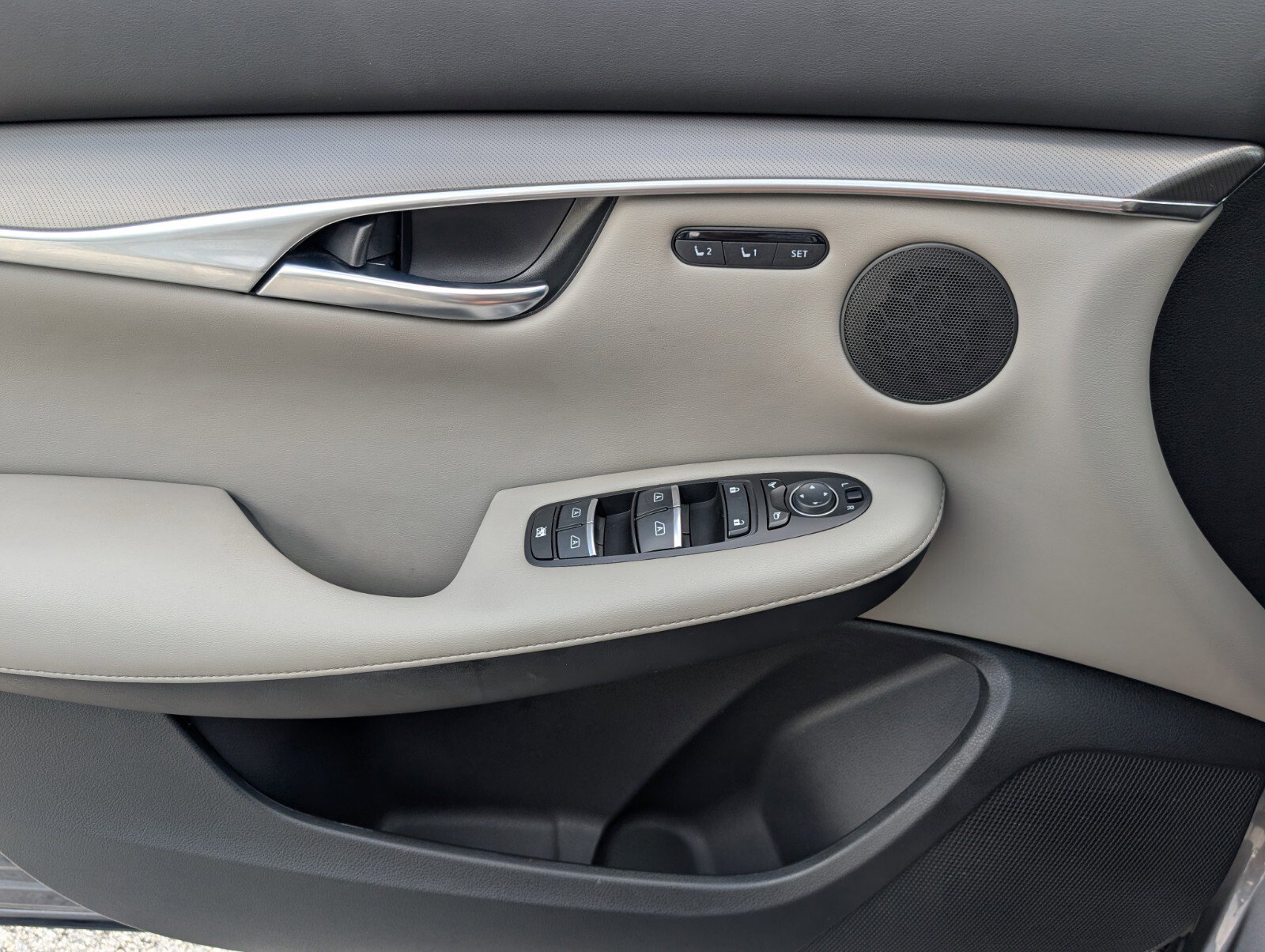 Used 2023 INFINITI QX50 Luxe image 32