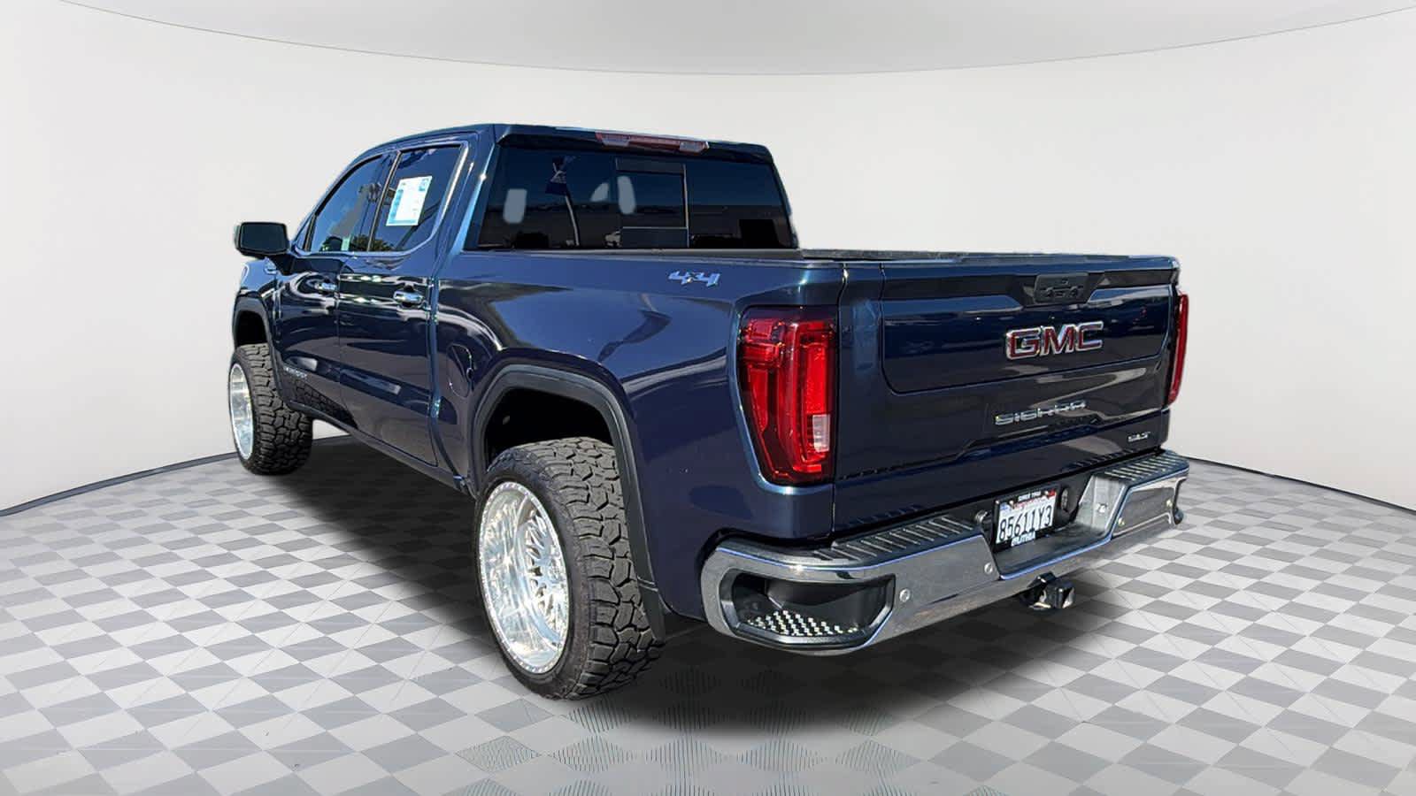 Used 2019 GMC Sierra 1500 SLT w/ SLT Convenience Package AWD/4WD image 7