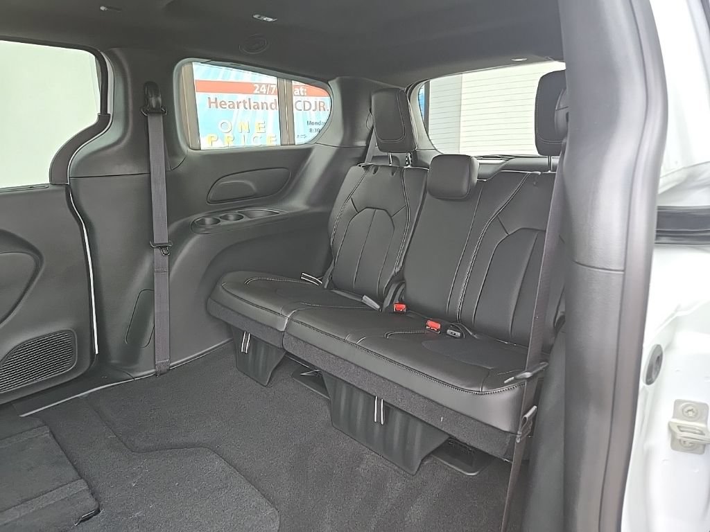 New 2026 Chrysler Pacifica Select w/ S Appearance Package FWD image 90