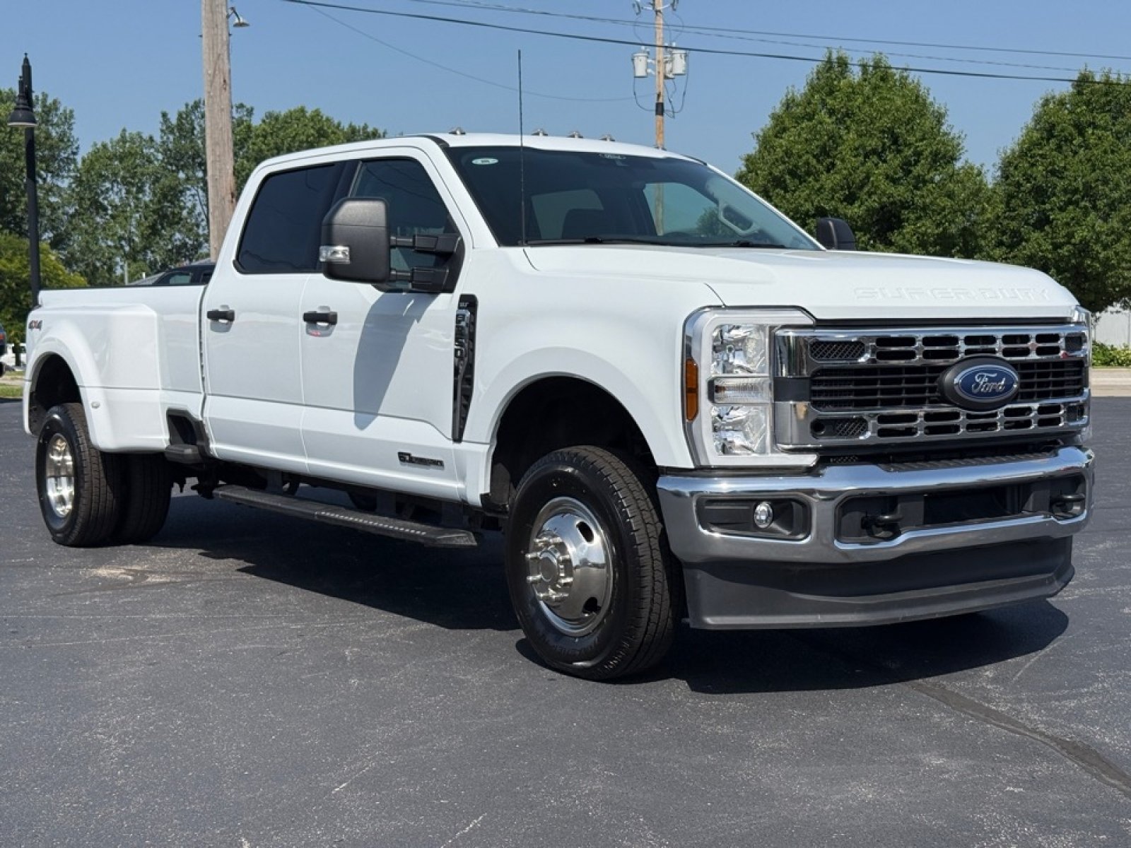 Used 2026 Ford F350 XLT AWD/4WD image 2