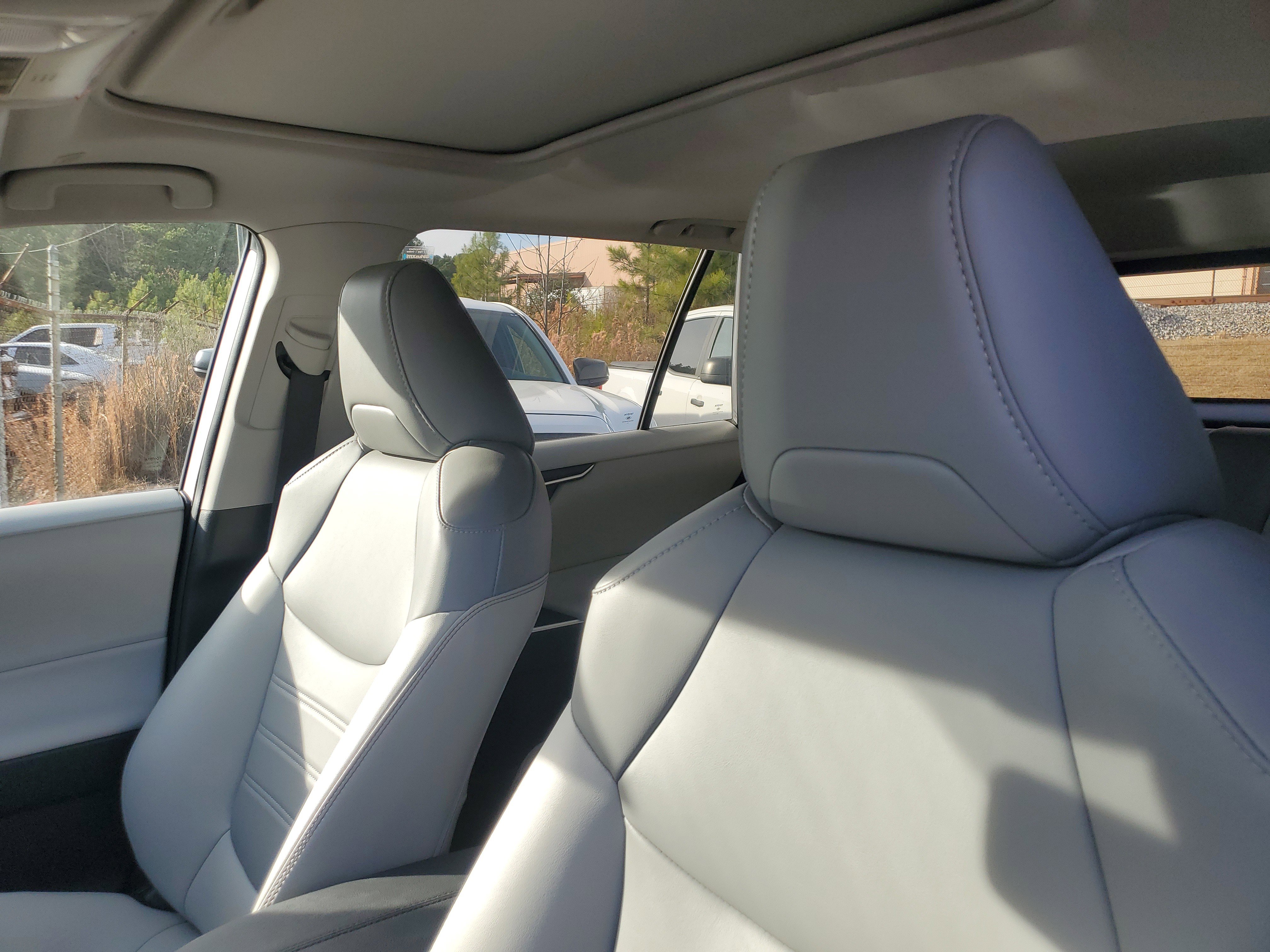 Used 2024 Toyota RAV4 XLE Premium image 16