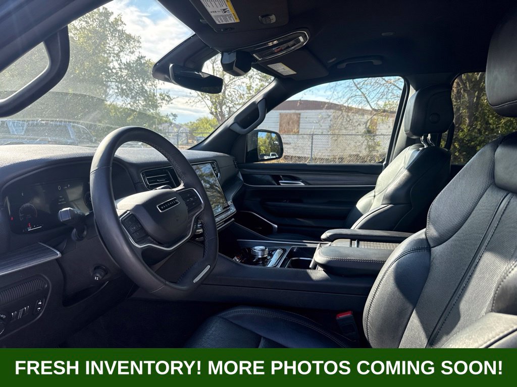 Used 2024 Jeep Wagoneer Series II w/ Flexible Seating Group RWD image 8