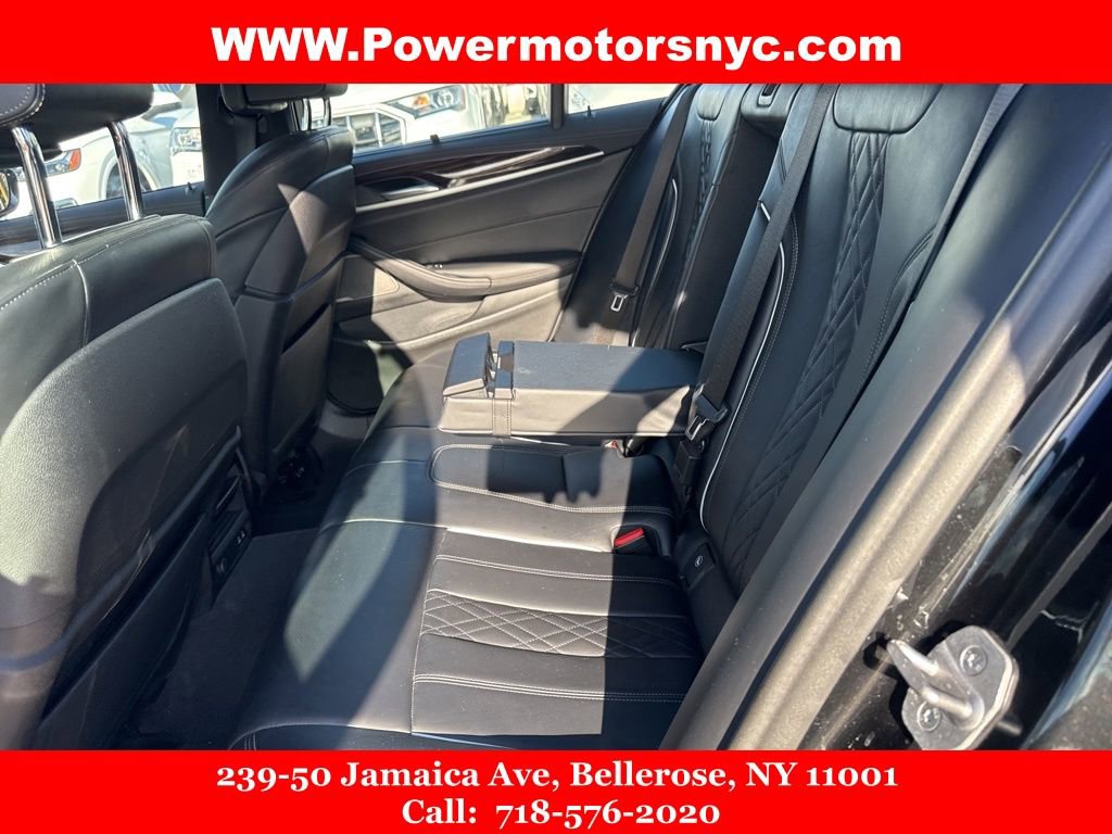 Used 2022 BMW M550i xDrive M550i xDrive w/ Executive Package image 26