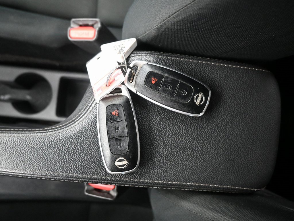 Used 2024 Nissan Kicks S image 16