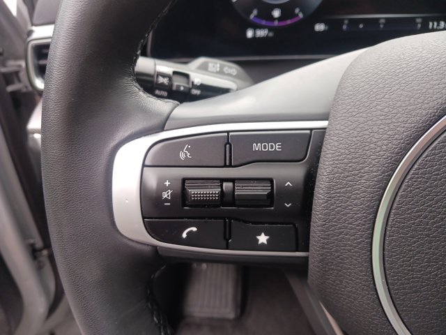 Used 2025 Kia Sportage SX image 16