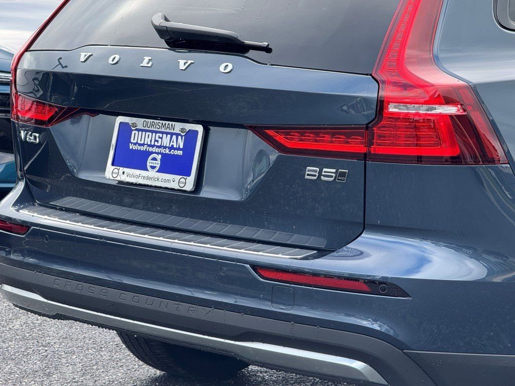 New 2026 Volvo V60 B5 Cross Country Plus w/ Protection Package Premier image 8