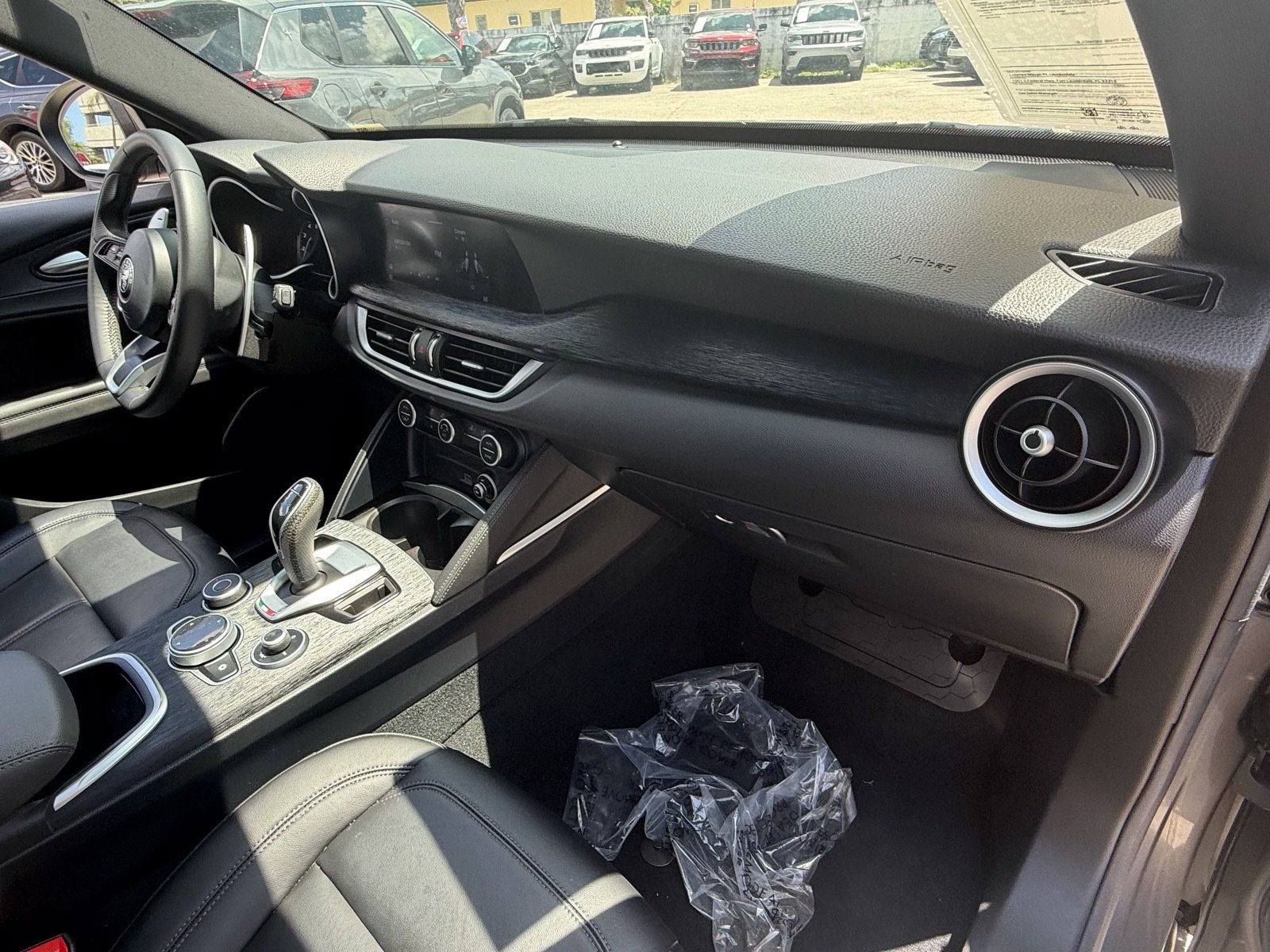 Used 2023 Alfa Romeo Stelvio Sprint RWD image 19