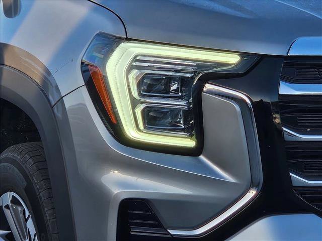 Used 2025 GMC Terrain Elevation AWD/4WD image 4