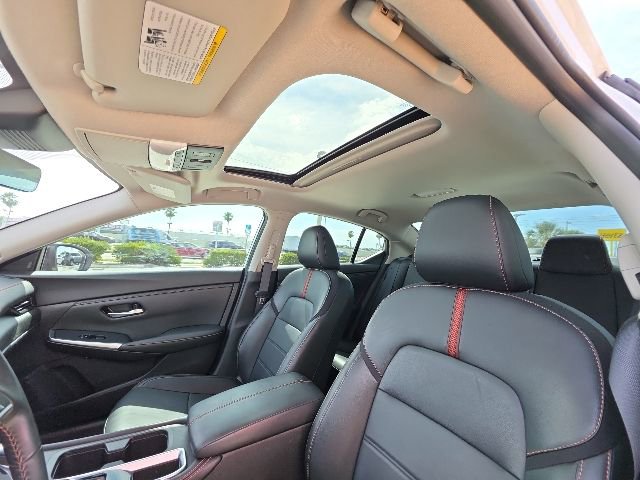 Used 2023 Nissan Sentra SR w/ SR Premium Package FWD image 14