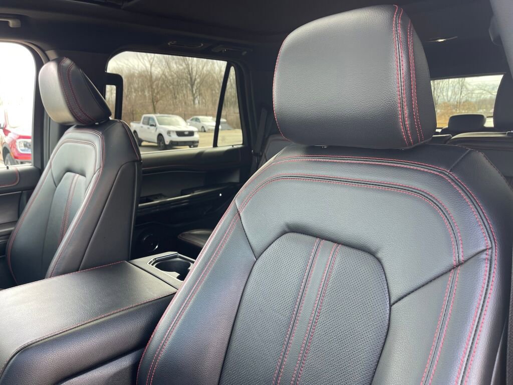 Used 2021 Ford Expedition Limited image 6