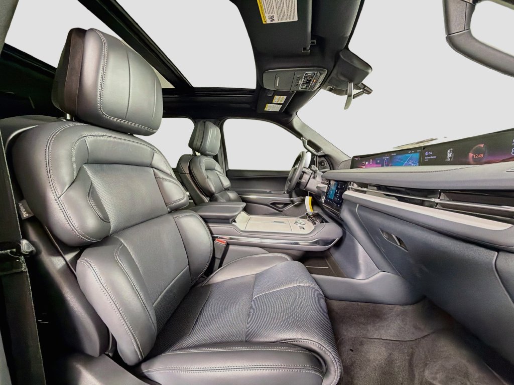 New 2027 Lincoln Navigator L Reserve w/ Jet Appearance Package RWD image 31